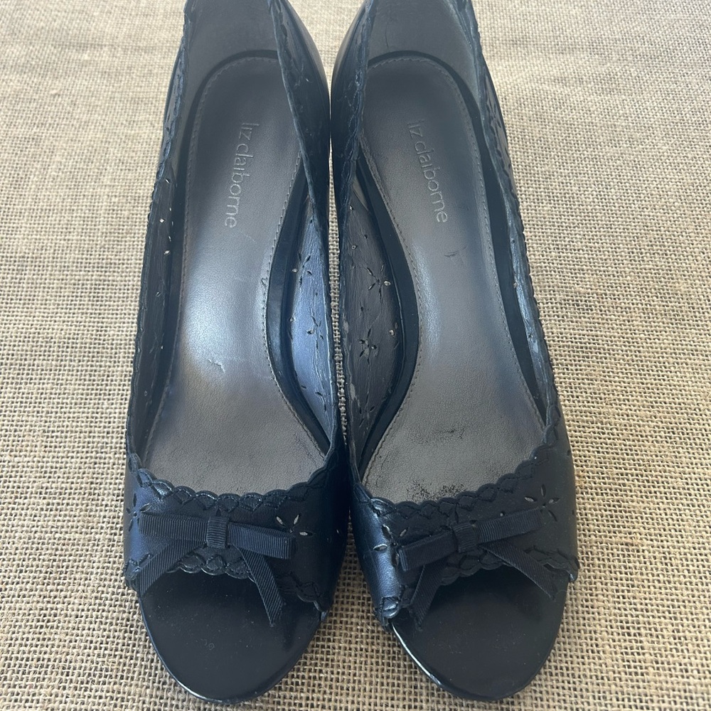 Liz Claiborne Black Kitten Heel Pumps - Picture 5 of 5